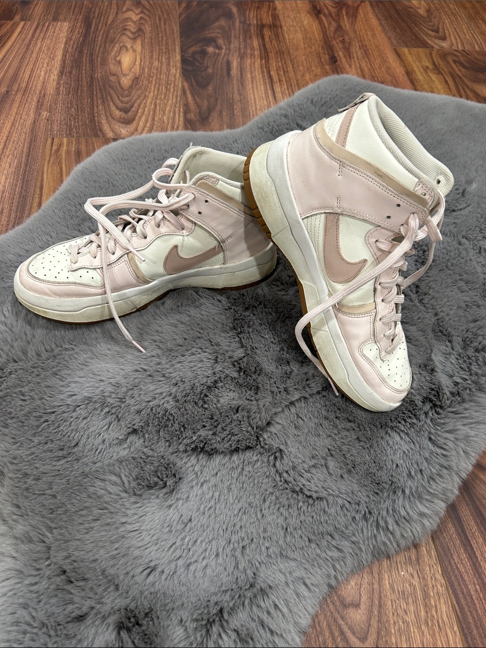 Nike Women's Mid-High Sneakers in Light Pink and Cream size 9.5